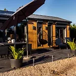 Letniskowe Pod Orzechem Caloroczne Holiday home