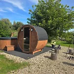 Letniskowe Pod Orzechem Caloroczne *