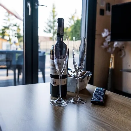 Letniskowe Pod Orzechem Caloroczne *