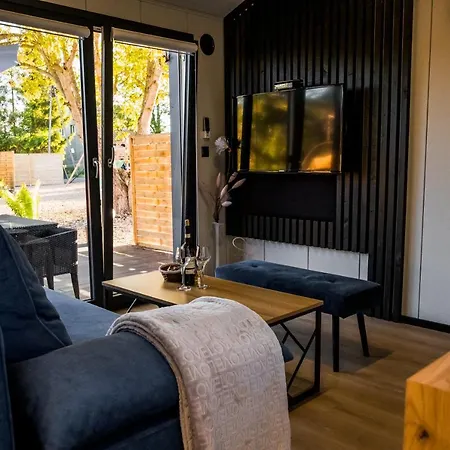 Semesterbostad Letniskowe Pod Orzechem Caloroczne *